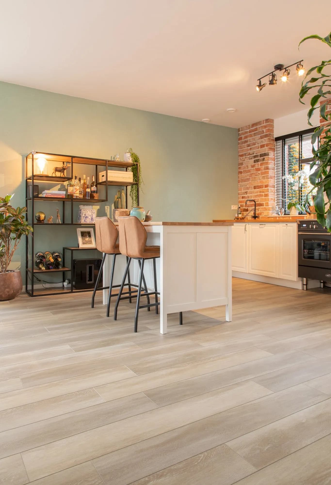 Vinylgulv Naturals Leaf Oak lagt i rom